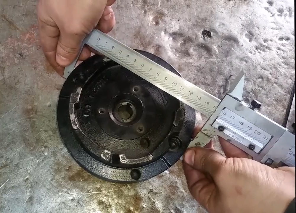 Измеряем диаметр маховика
